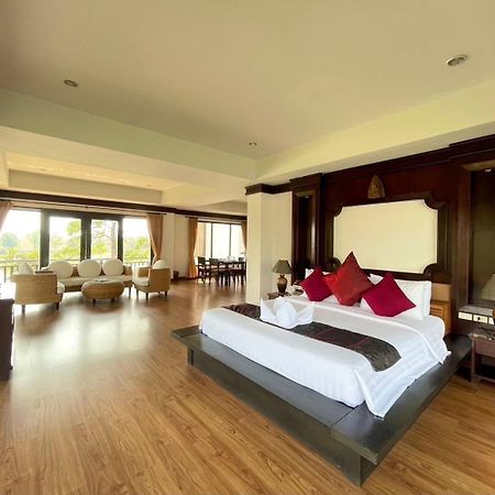 Gassan Legacy Golf Club Hotel Lamphun Bagian luar foto
