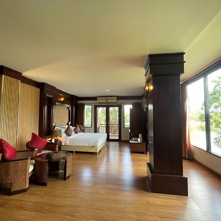 Gassan Legacy Golf Club Hotel Lamphun Bagian luar foto