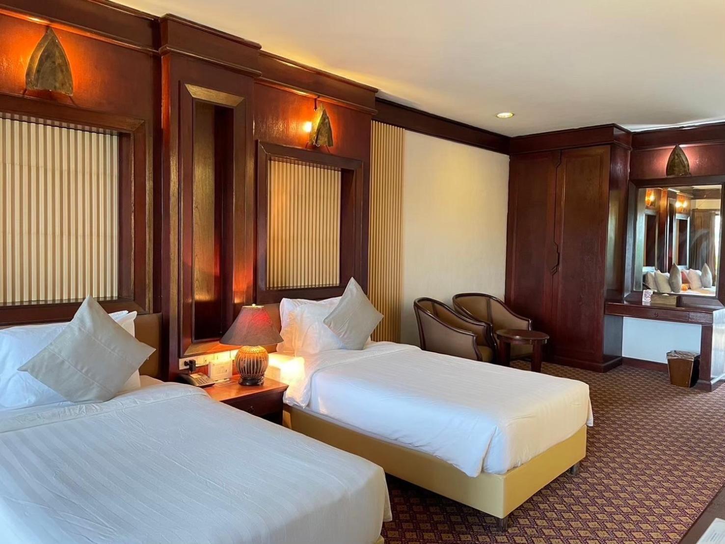 Gassan Legacy Golf Club Hotel Lamphun Bagian luar foto