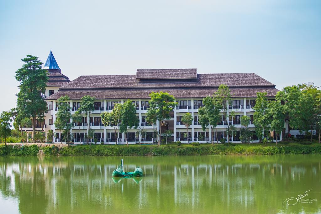 Gassan Legacy Golf Club Hotel Lamphun Bagian luar foto