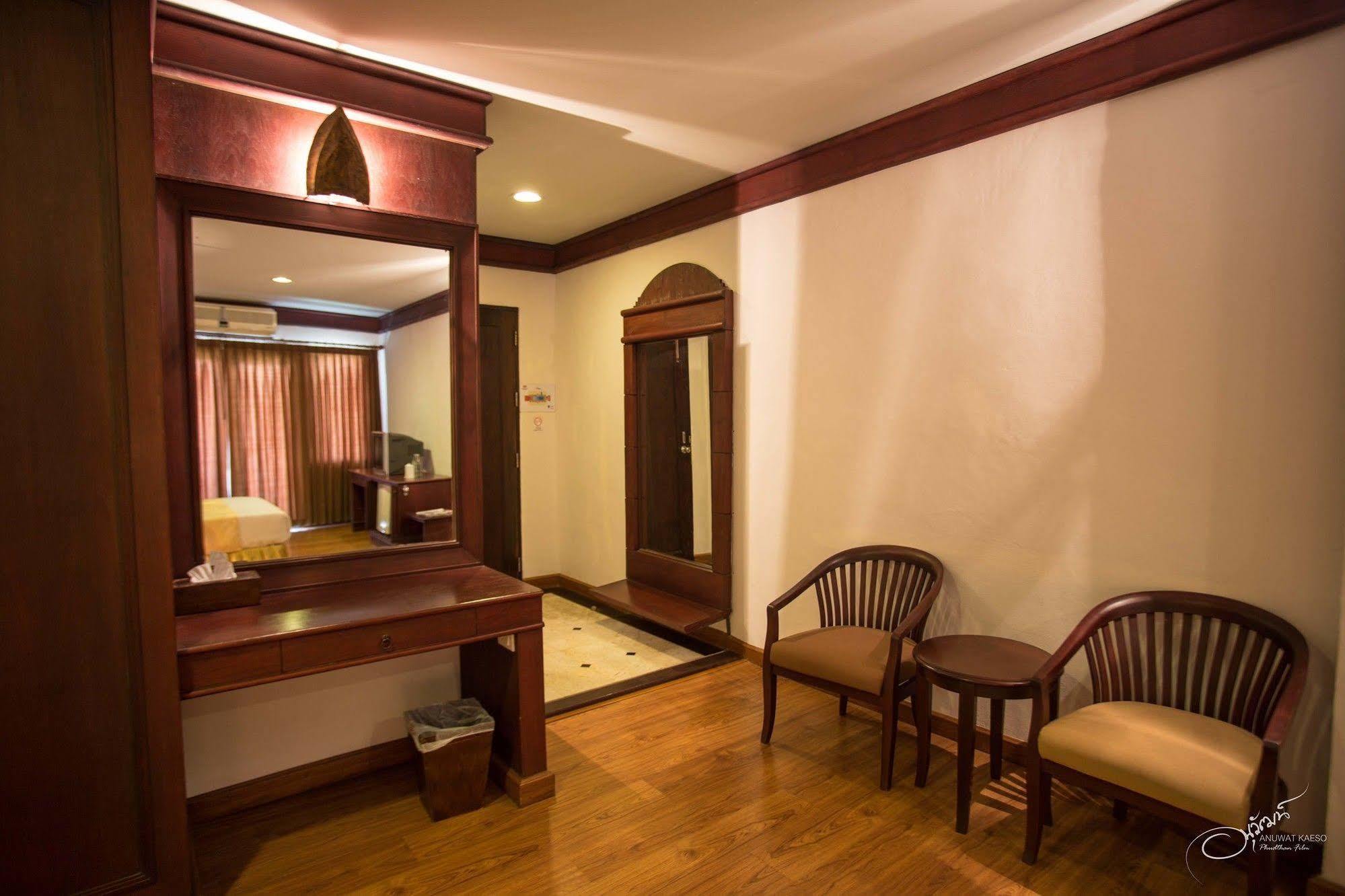 Gassan Legacy Golf Club Hotel Lamphun Bagian luar foto