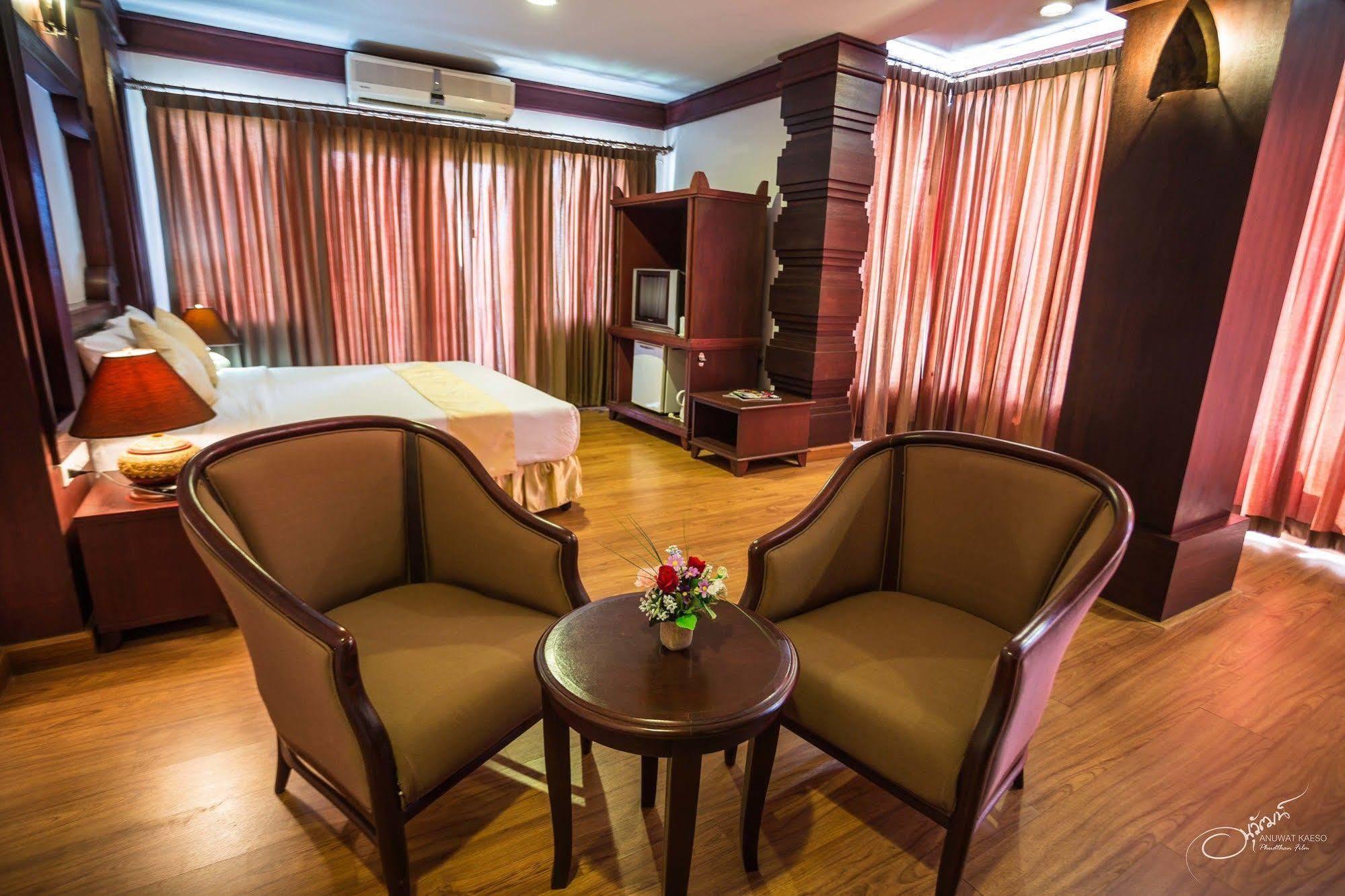 Gassan Legacy Golf Club Hotel Lamphun Bagian luar foto