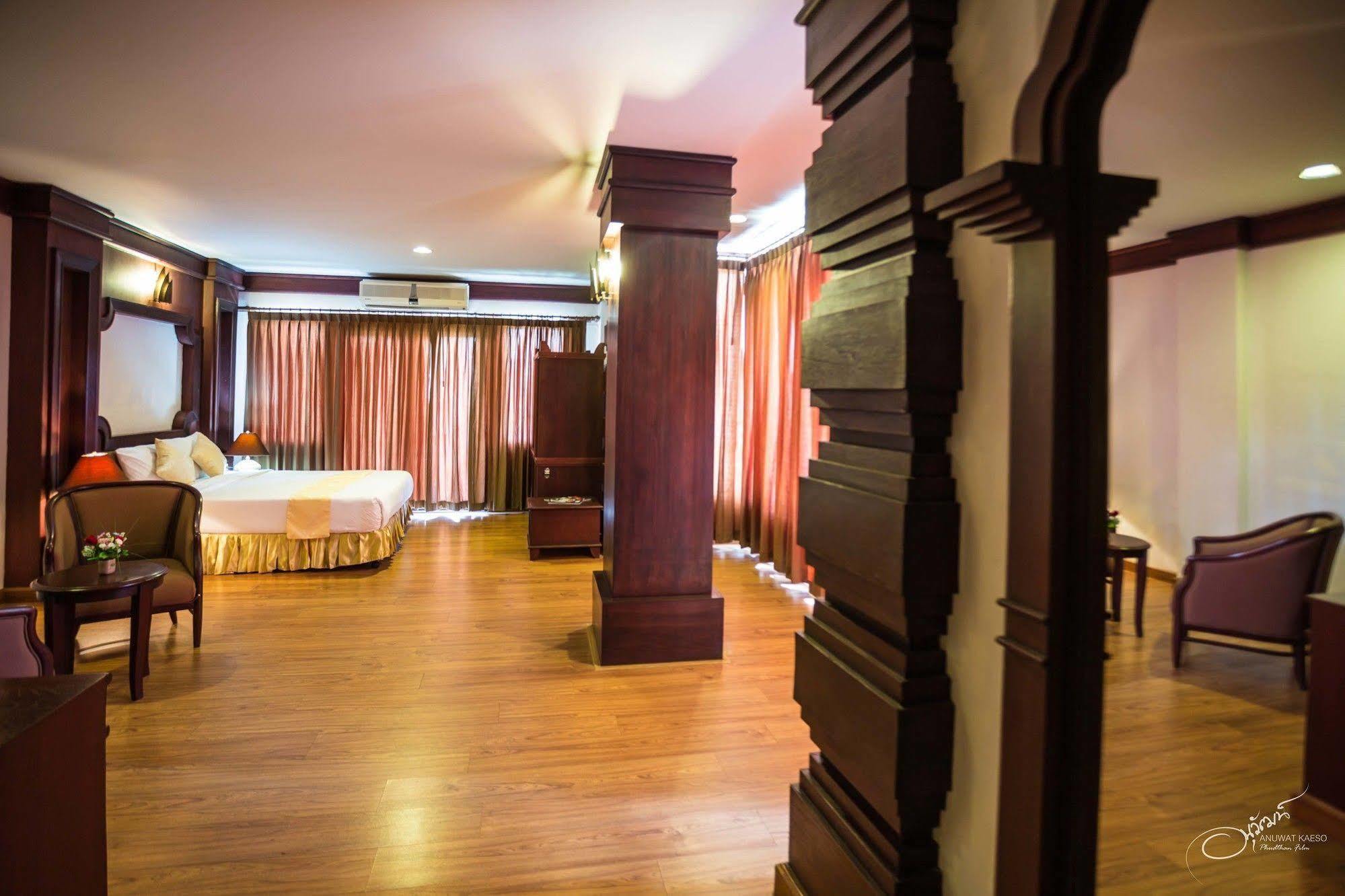 Gassan Legacy Golf Club Hotel Lamphun Bagian luar foto