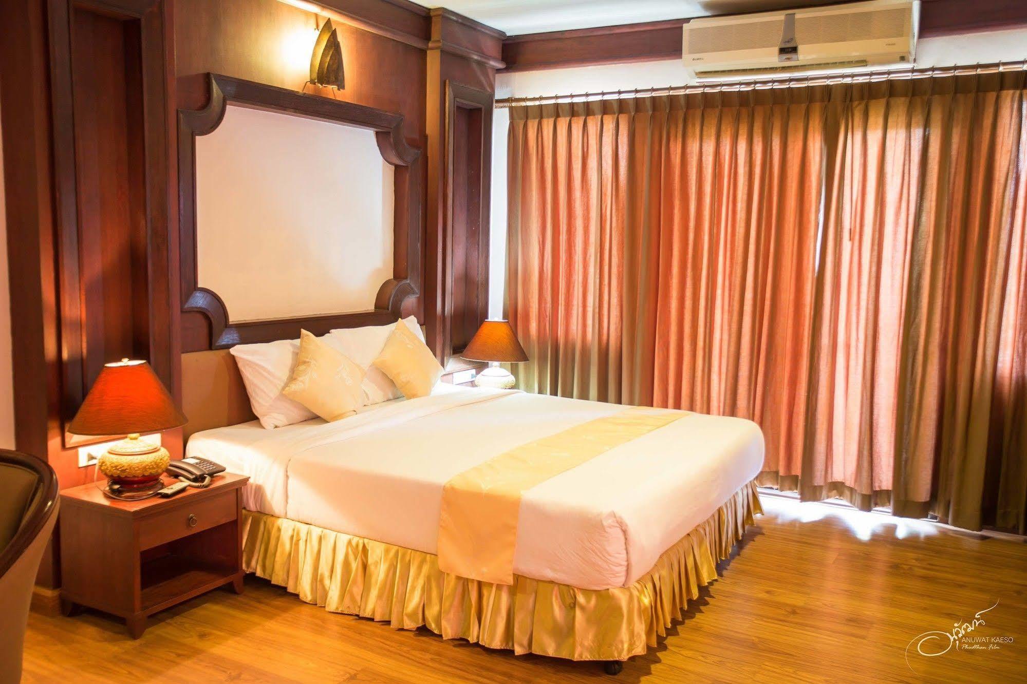 Gassan Legacy Golf Club Hotel Lamphun Bagian luar foto